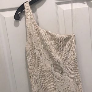 Dress. Medium. Maxi. One shoulder.